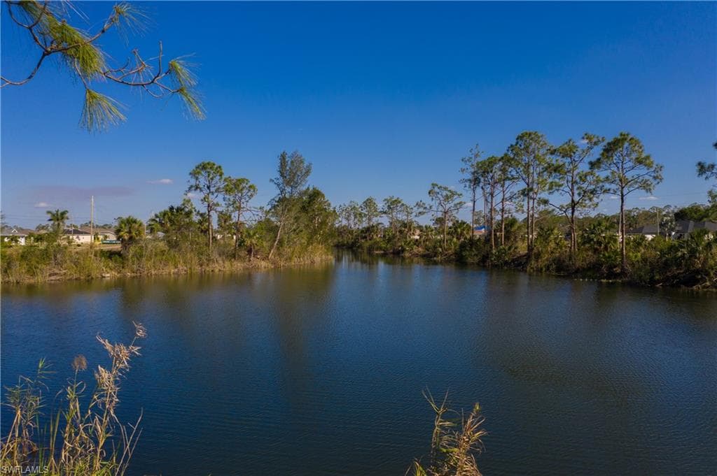 2042 NE 33rd LN CAPE CORAL, FL 33909