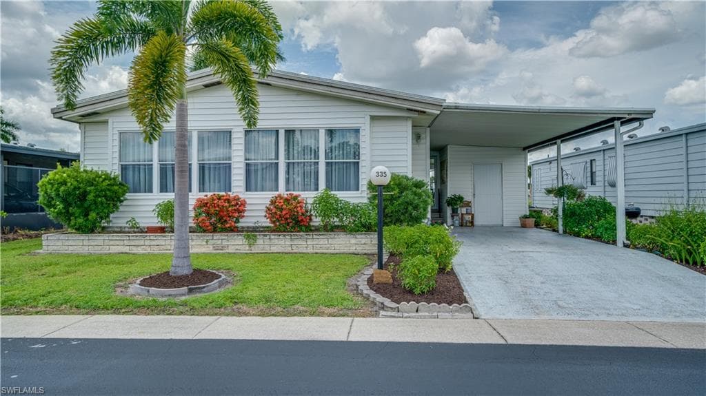335 Sunrise AVE NORTH FORT MYERS, FL 33903