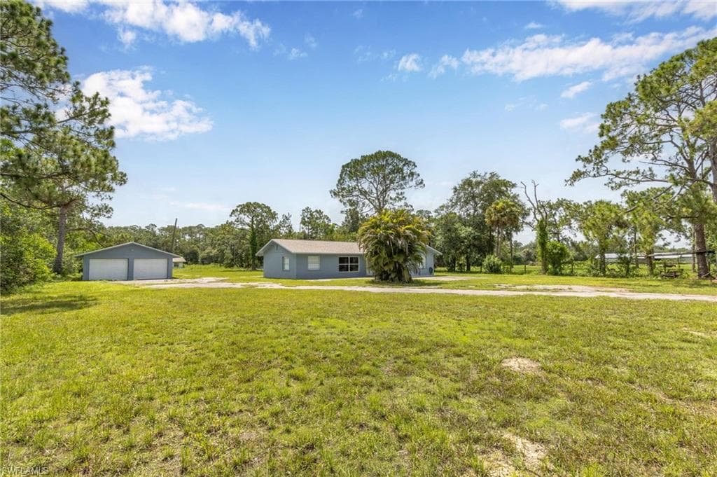 19520 HONEY BEAR LN NORTH FORT MYERS, FL 33917