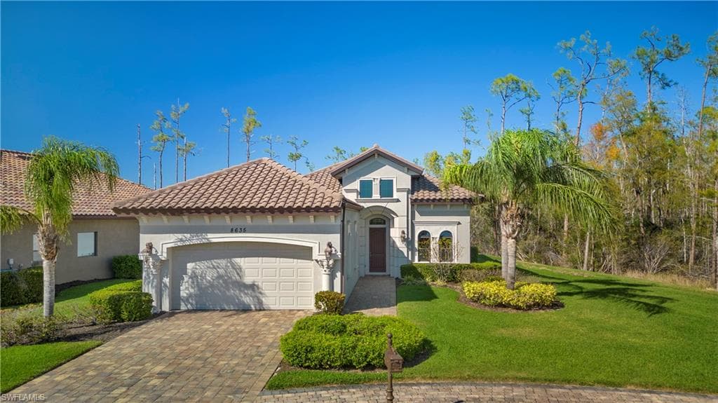 8635 Renata CT FORT MYERS, FL 33912