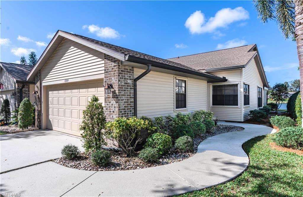 6584 Ilex CIR NAPLES, FL 34109