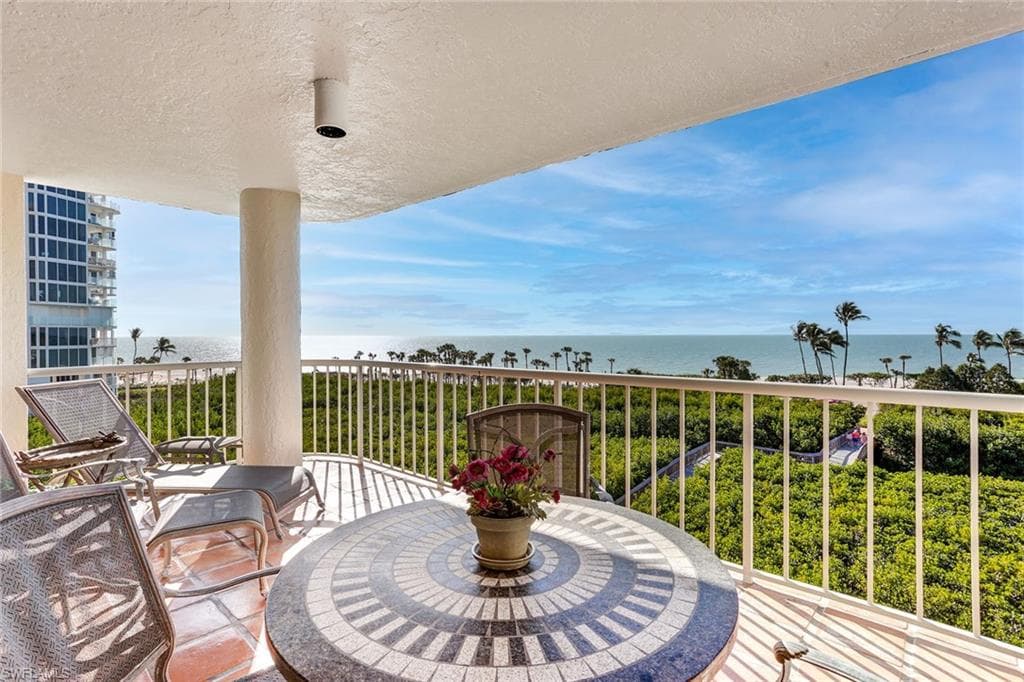 50 Seagate DR 402B NAPLES, FL 34103