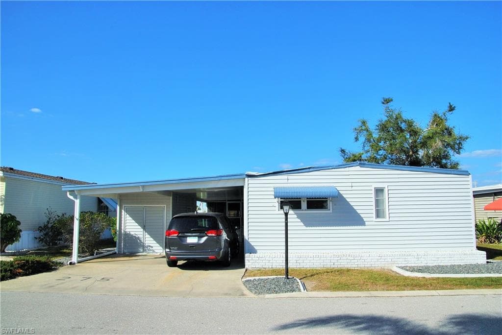 275 Boros DR NORTH FORT MYERS, FL 33903