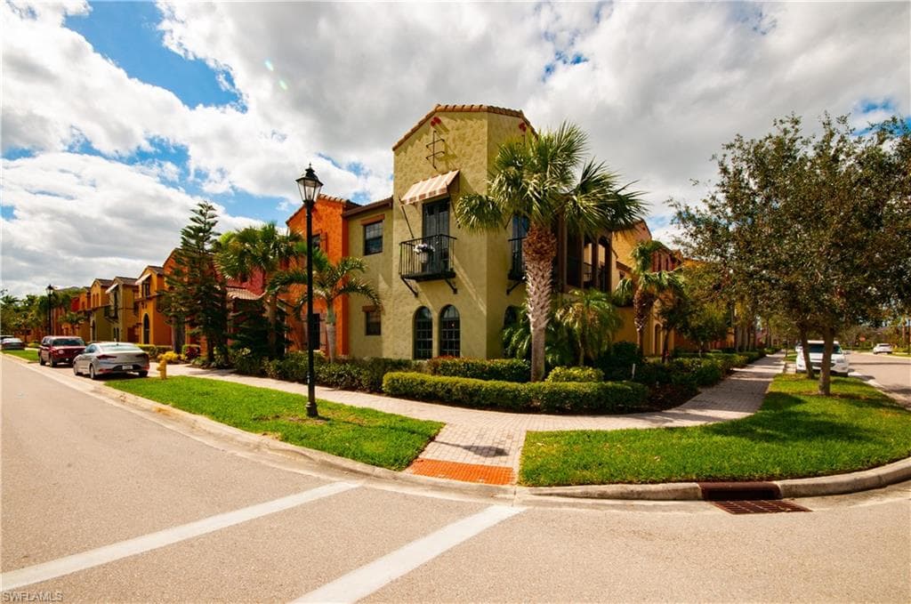 8788 Javiera WAY 8404 FORT MYERS, FL 33912