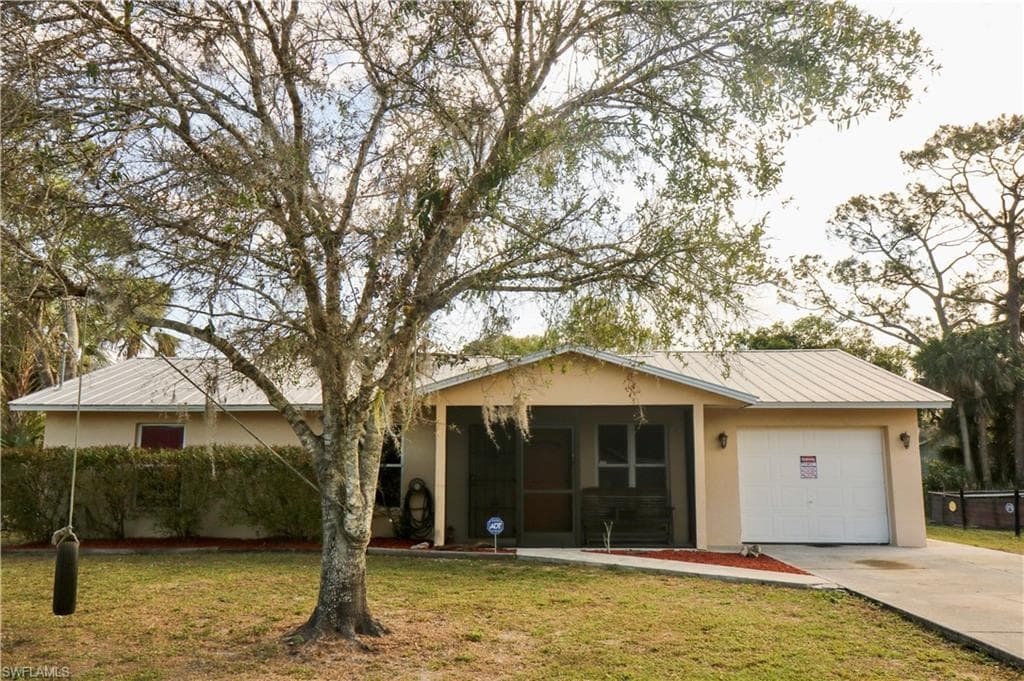 575 Sabal Palm CT LABELLE, FL 33935