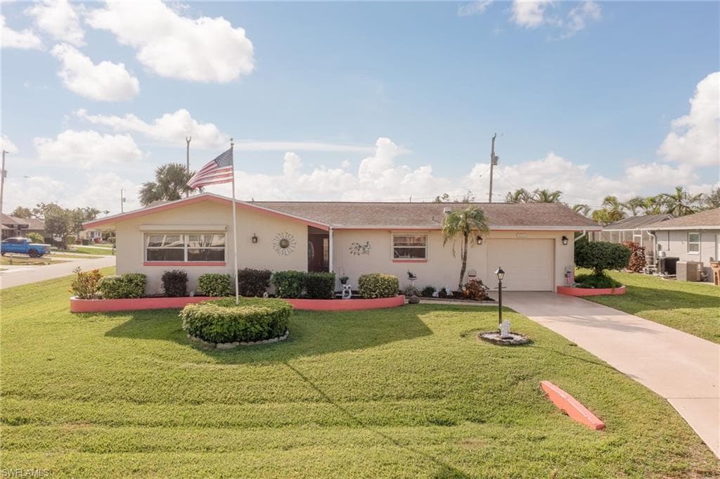 1030 SE 43rd TER CAPE CORAL, FL 33904