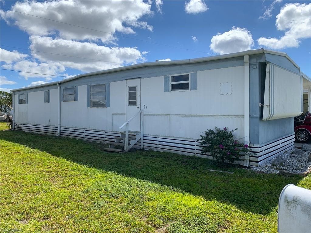 144 Carissa LN 94 NAPLES, FL 34114