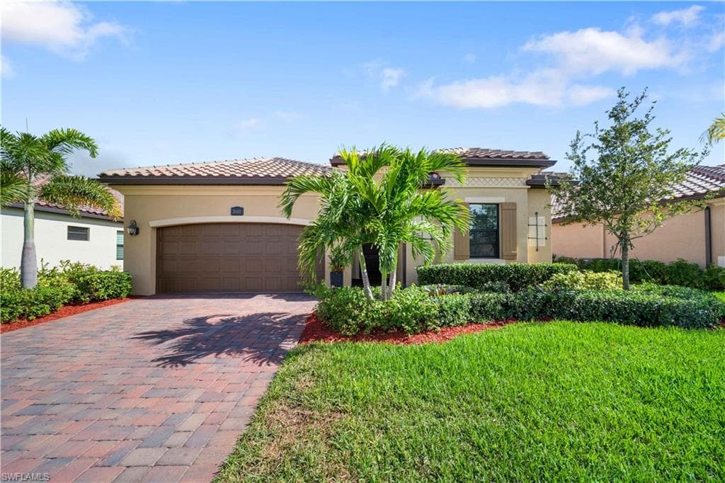 28101 Foxrock CT BONITA SPRINGS, FL 34135