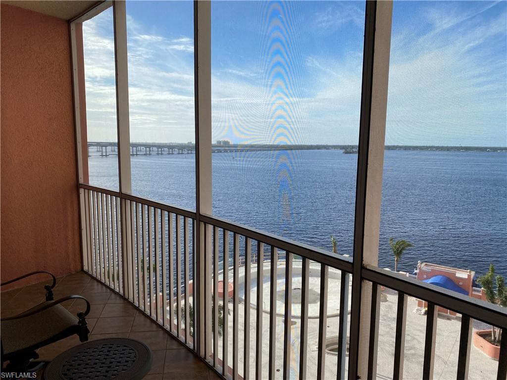 2743 1st ST 804 FORT MYERS, FL 33916