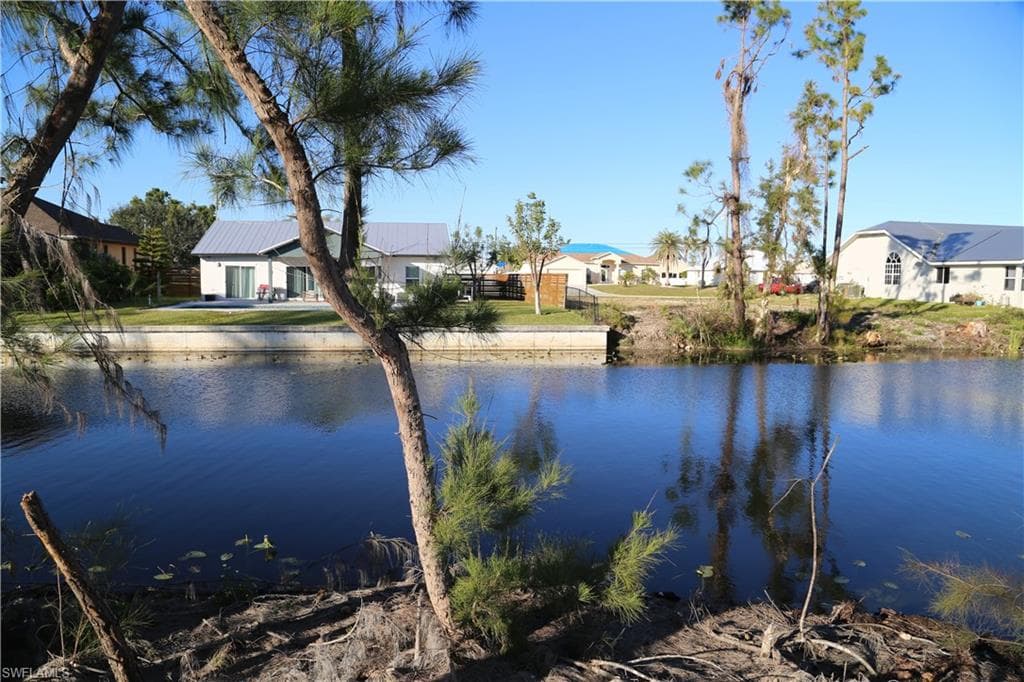 1419 SW 15th TER CAPE CORAL, FL 33991