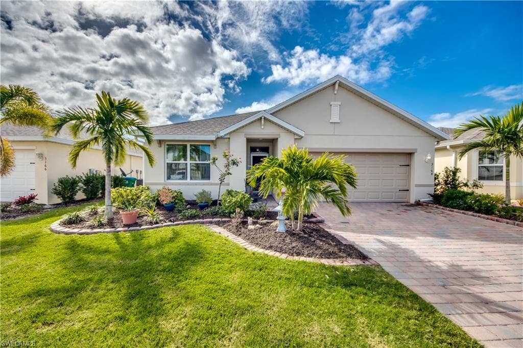 3168 Estancia LN CAPE CORAL, FL 33909