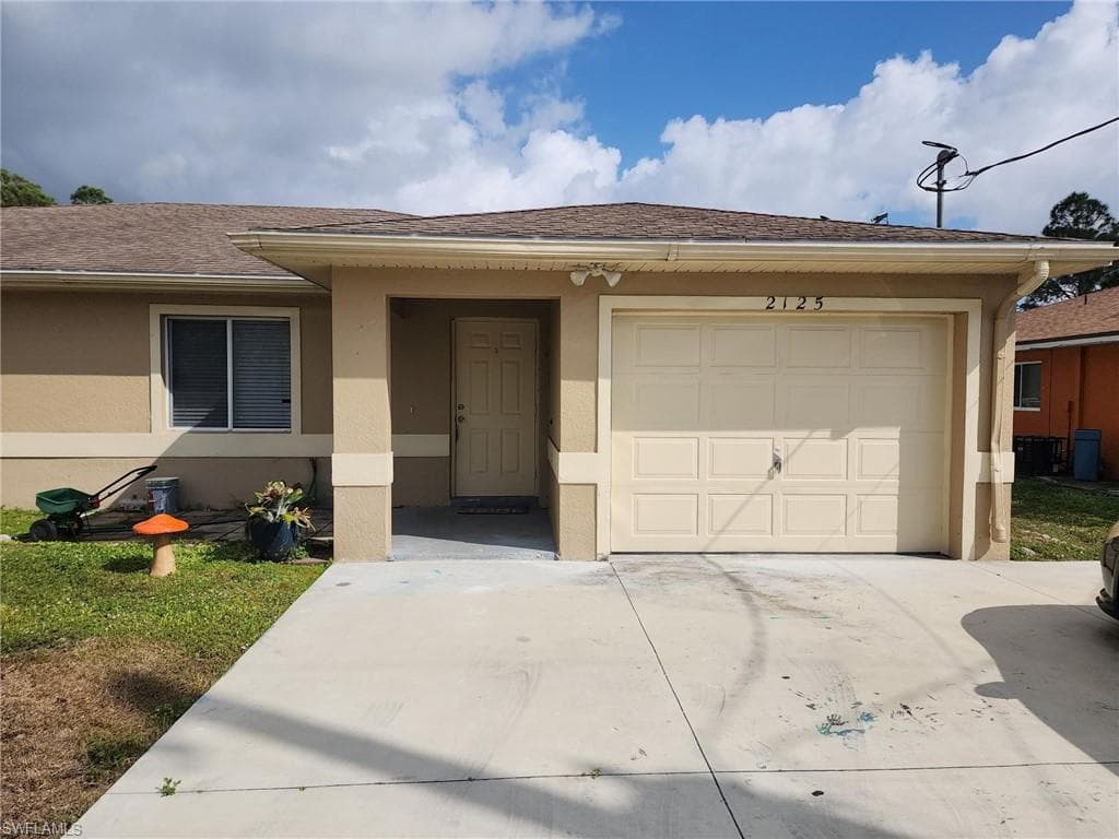 2125 Wilson RD LEHIGH ACRES, FL 33973