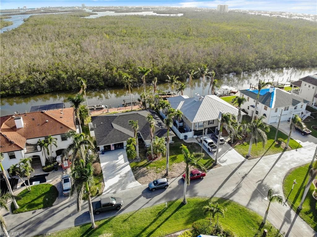 11691 Isle Of Palms DR FORT MYERS BEACH, FL 33931