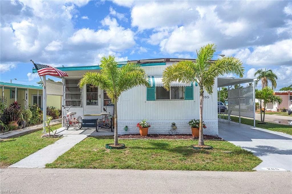 285 Edwardo AVE FORT MYERS, FL 33905
