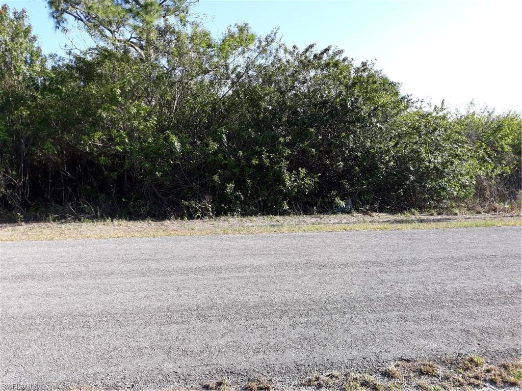 1108 Cumming ST E LEHIGH ACRES, FL 33974