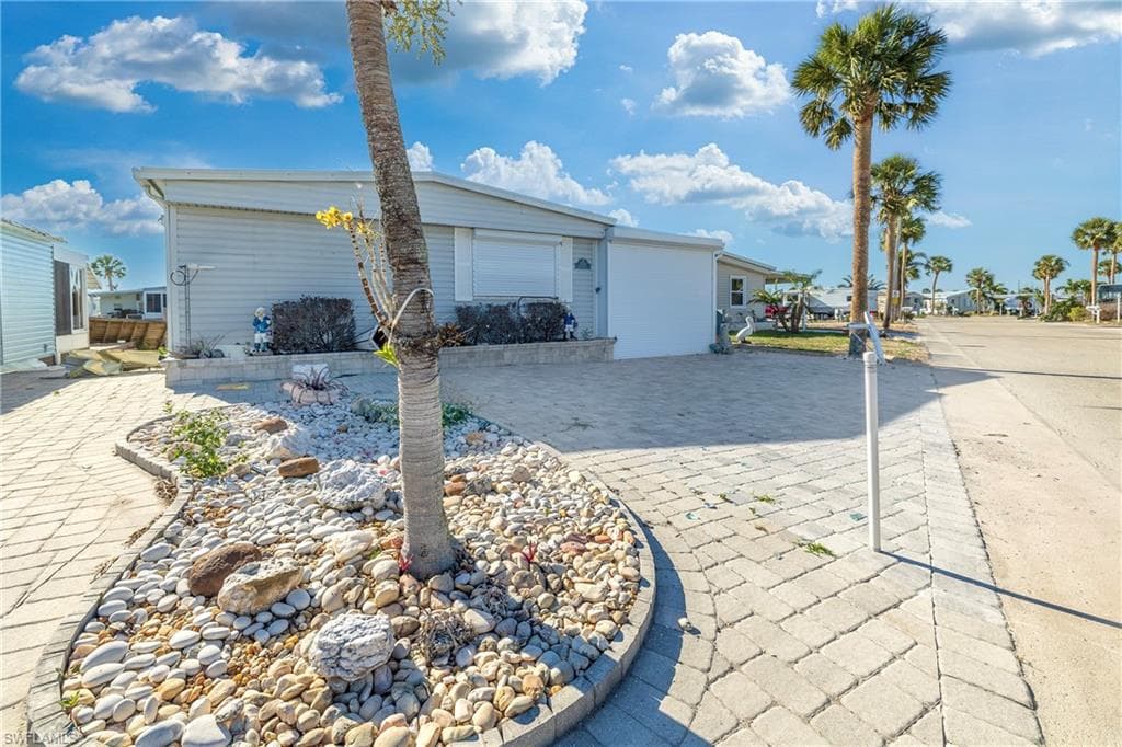 17730 Bryan CT FORT MYERS BEACH, FL 33931