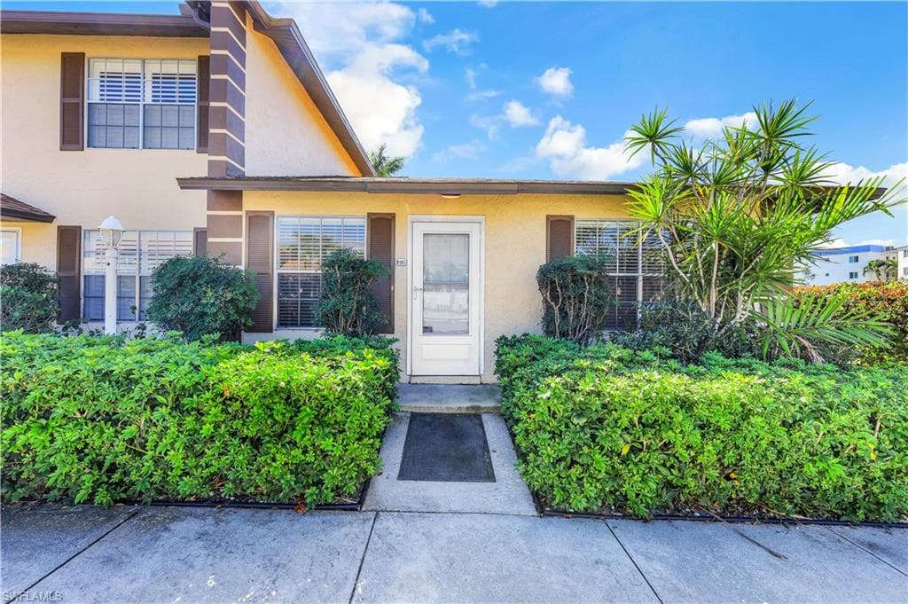 731 Elkcam CIR B101 MARCO ISLAND, FL 34145