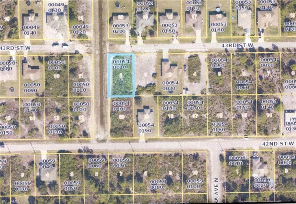 2719 43rd ST W LEHIGH ACRES, FL 33971