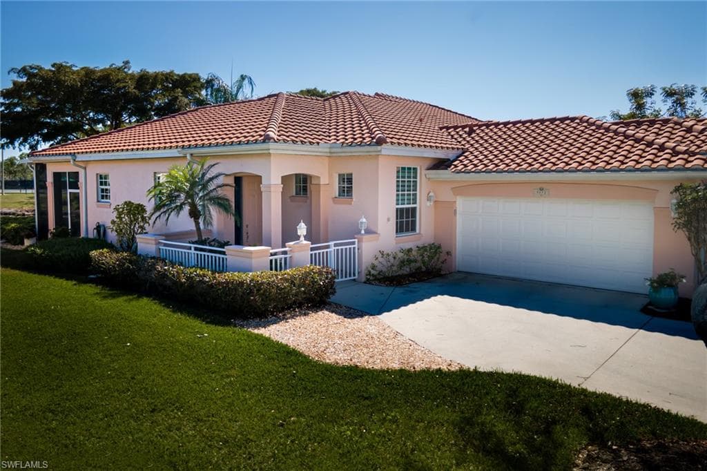 9172 Las Maderas DR BONITA SPRINGS, FL 34135