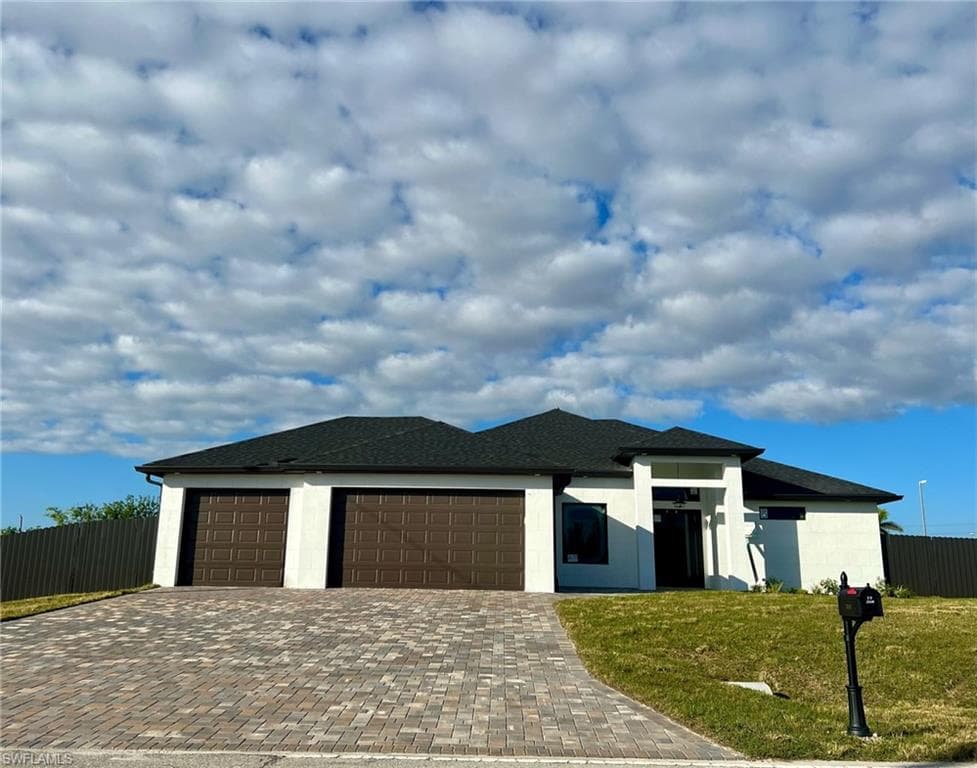 322 NE 9th TER CAPE CORAL, FL 33909