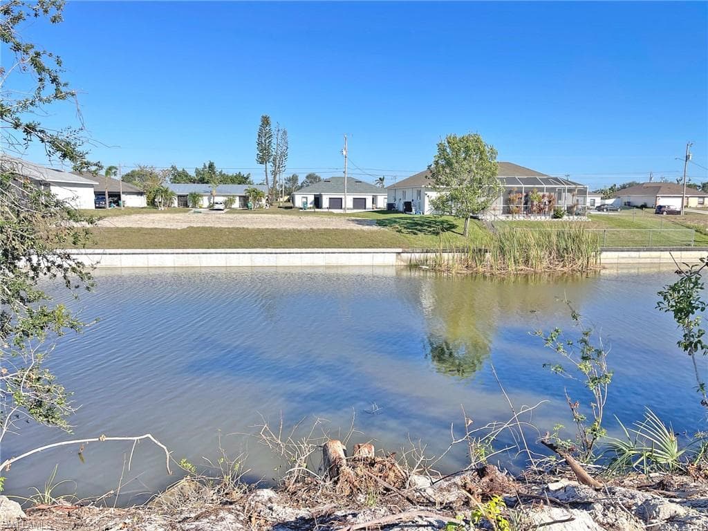3435 SW 8th CT CAPE CORAL, FL 33914