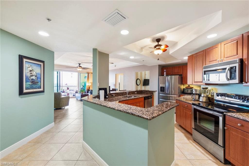 2743 1st ST 2204 FORT MYERS, FL 33916