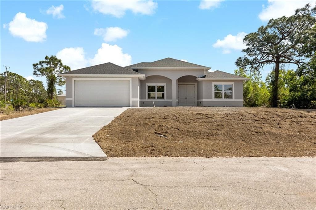106 Earl AVE N LEHIGH ACRES, FL 33971