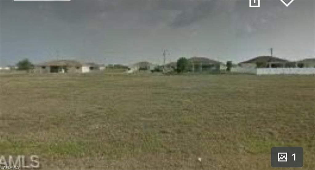 828 NE 23rd TER CAPE CORAL, FL 33909