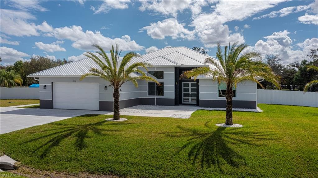 555 Fort Thompson AVE LABELLE, FL 33935