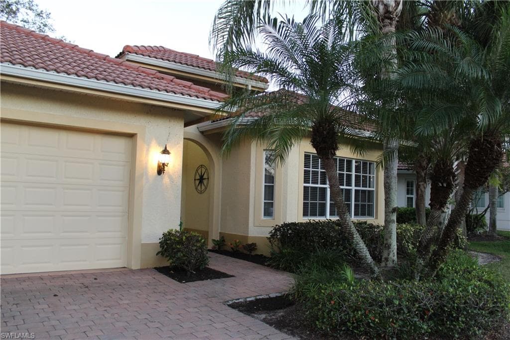 4802 Europa DR NAPLES, FL 34105