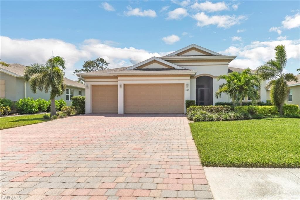 3105 Amadora CIR CAPE CORAL, FL 33909