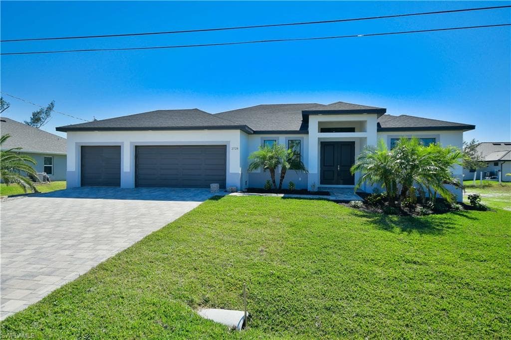 2728 Miracle PKWY CAPE CORAL, FL 33914