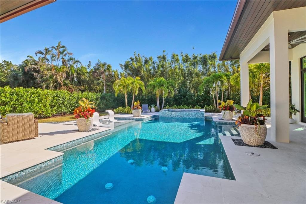 636 Port Side DR NAPLES, FL 34103