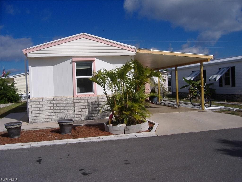 4960 Pinfish LN ST. JAMES CITY, FL 33956
