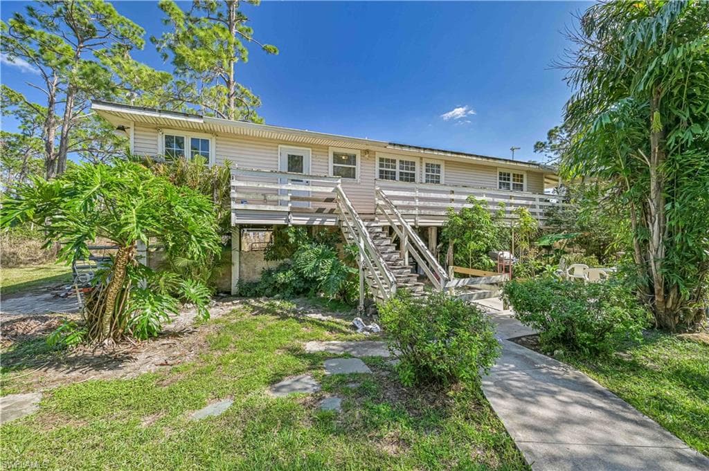 2002 Columbus AVE ALVA, FL 33920
