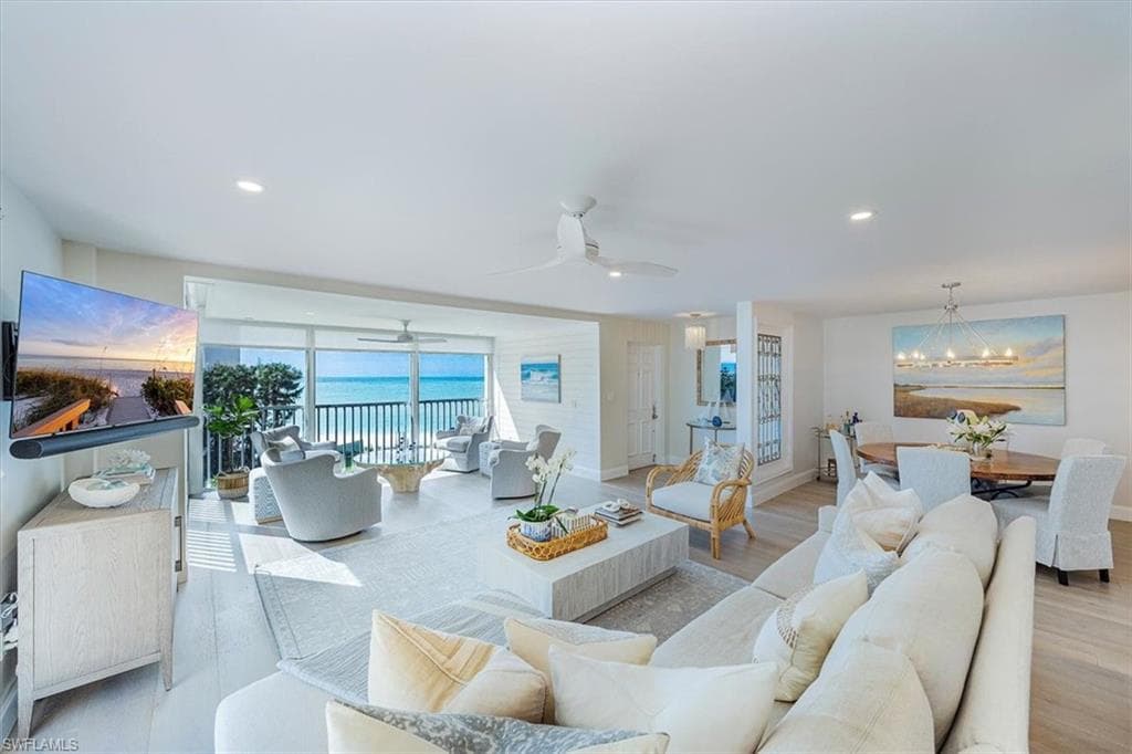 3483 Gulf Shore BLVD N 304 NAPLES, FL 34103
