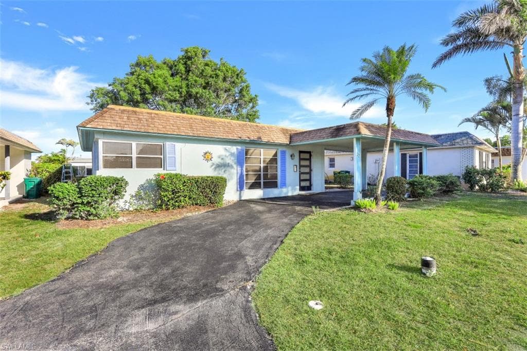32 Knights Bridge RD A-44 NAPLES, FL 34112