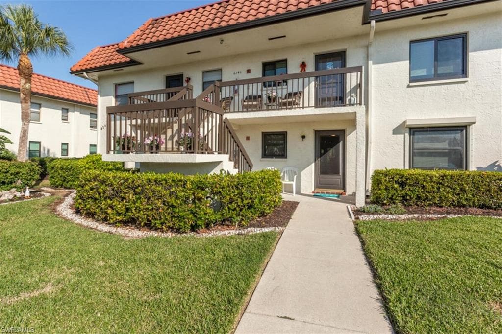 4246 27th CT SW 102 NAPLES, FL 34116
