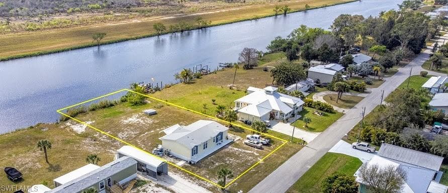 1084 E Anchor LN MOORE HAVEN, FL 33471