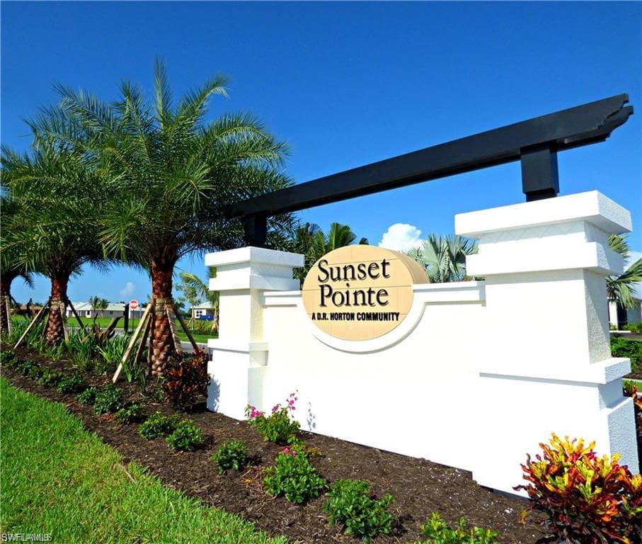 3043 Sunset Pointe CIR CAPE CORAL, FL 33914