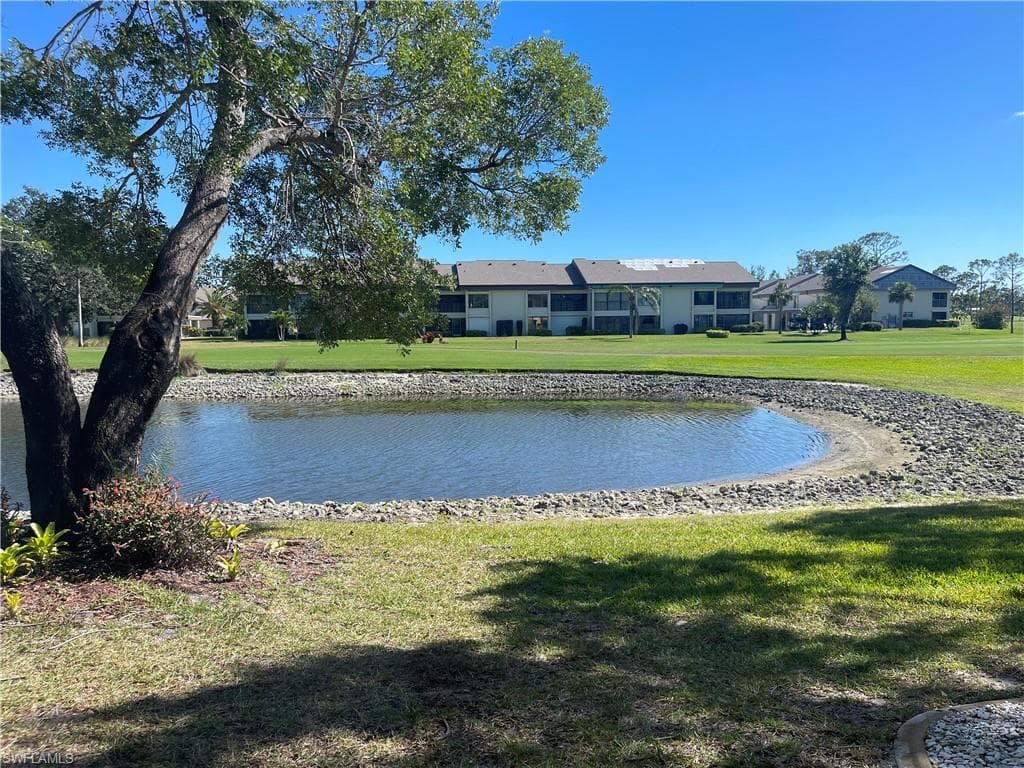 5650 Trailwinds DR 113 FORT MYERS, FL 33907
