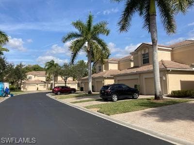 6051 Jonathans Bay CIR 301 FORT MYERS, FL 33908