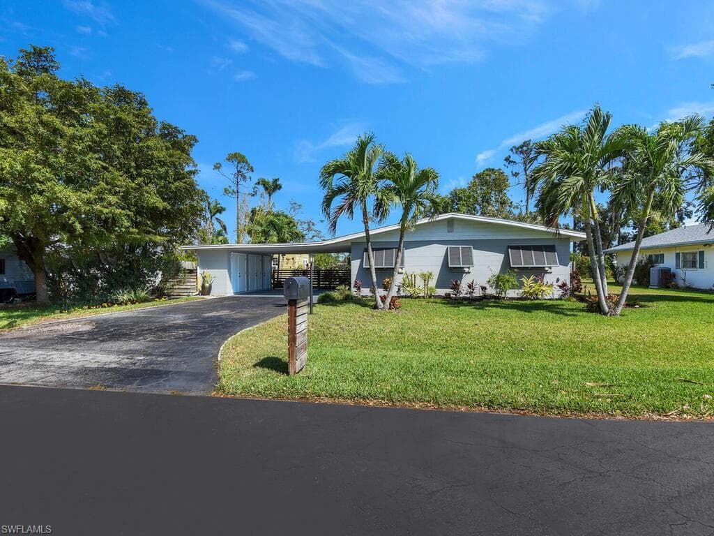 2219 Dover AVE FORT MYERS, FL 33907