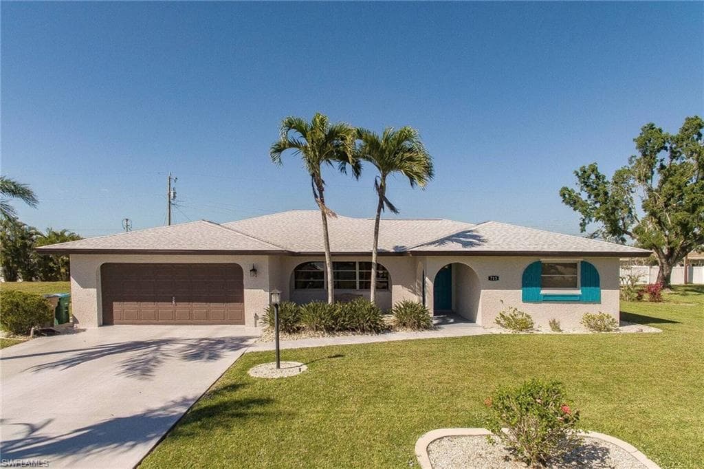 713 SE 43rd ST CAPE CORAL, FL 33904