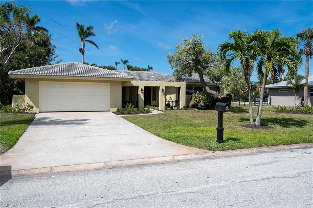 5654 Eichen CIR W FORT MYERS, FL 33919