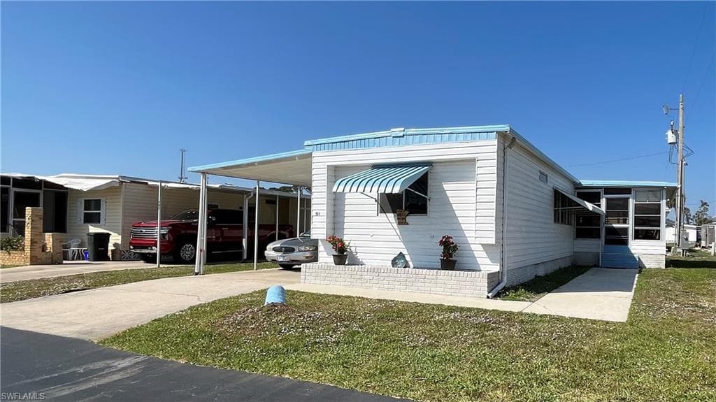 904 Rainbow LN NORTH FORT MYERS, FL 33917