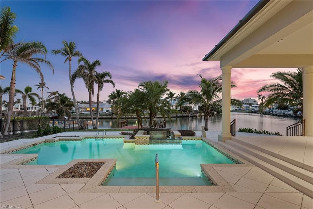 210 Mooring Line DR NAPLES, FL 34102