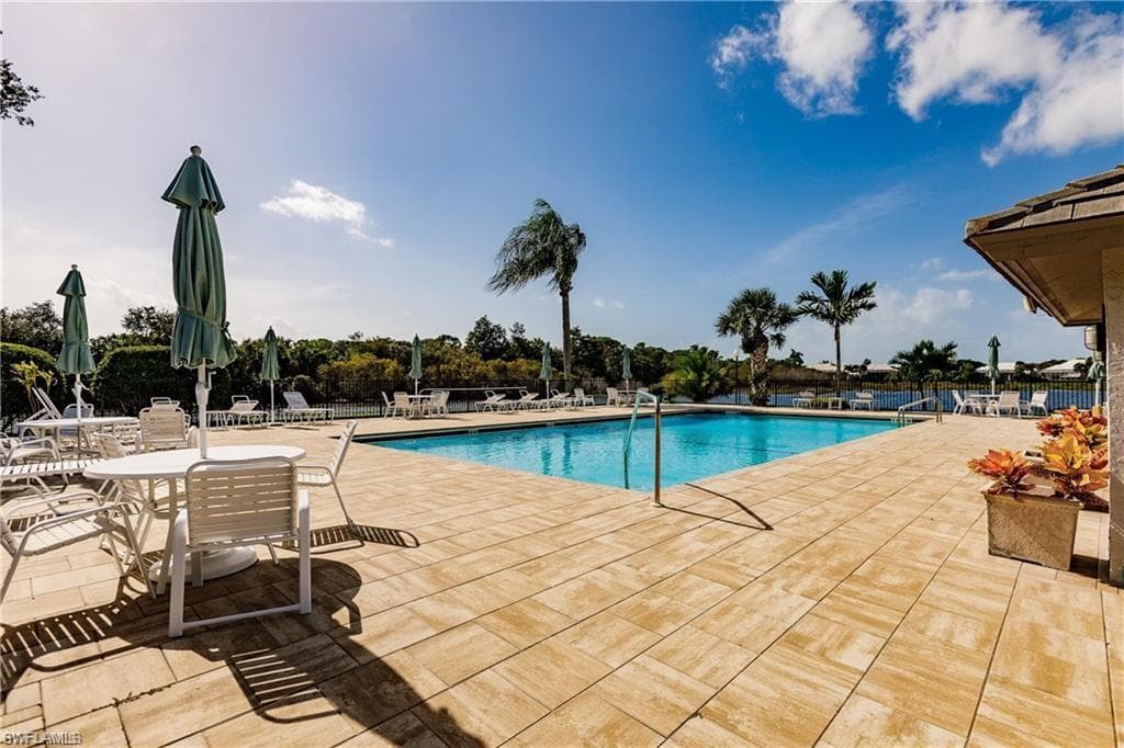 4051 Bayhead DR 101 BONITA SPRINGS, FL 34134