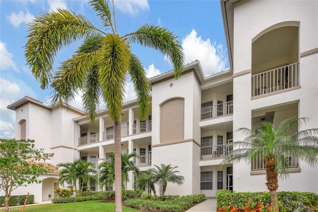 8259 Parkstone PL E 8-206 NAPLES, FL 34120