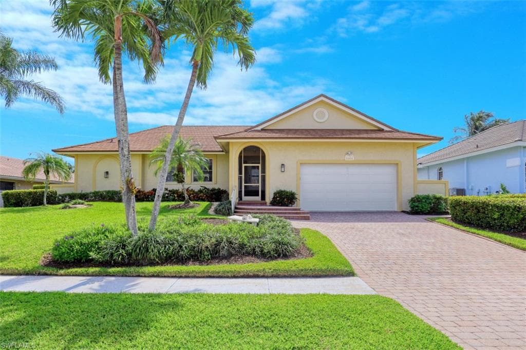 1101 Cara CT MARCO ISLAND, FL 34145